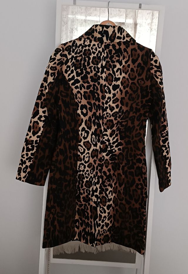Abrigo Yera leopardo talla M