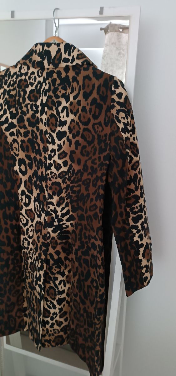 Abrigo Yera leopardo talla M