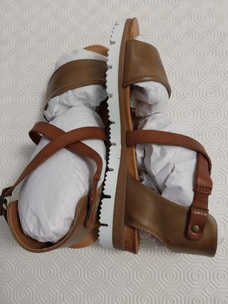 Sandálias de Couro Marrom