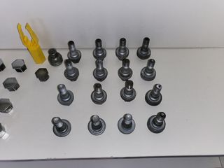 Tornillos de rueda para PSA 