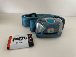 frontal Petzl Tikka recargable - azul