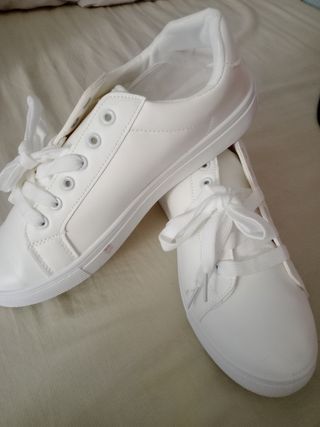 Zapatillas deportivas blancas