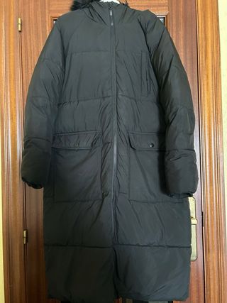 Anorak negro con capucha