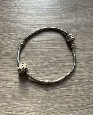 Pulsera Pandora con charm