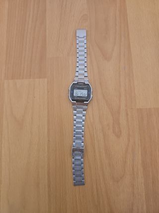 Reloj Casio vintage plateado