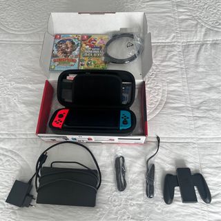 Nintendo Switch - Azul/Rojo + 3 Juegos