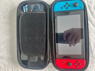 Nintendo Switch - Azul/Rojo + 3 Juegos