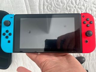 Nintendo Switch - Azul/Rojo + 3 Juegos