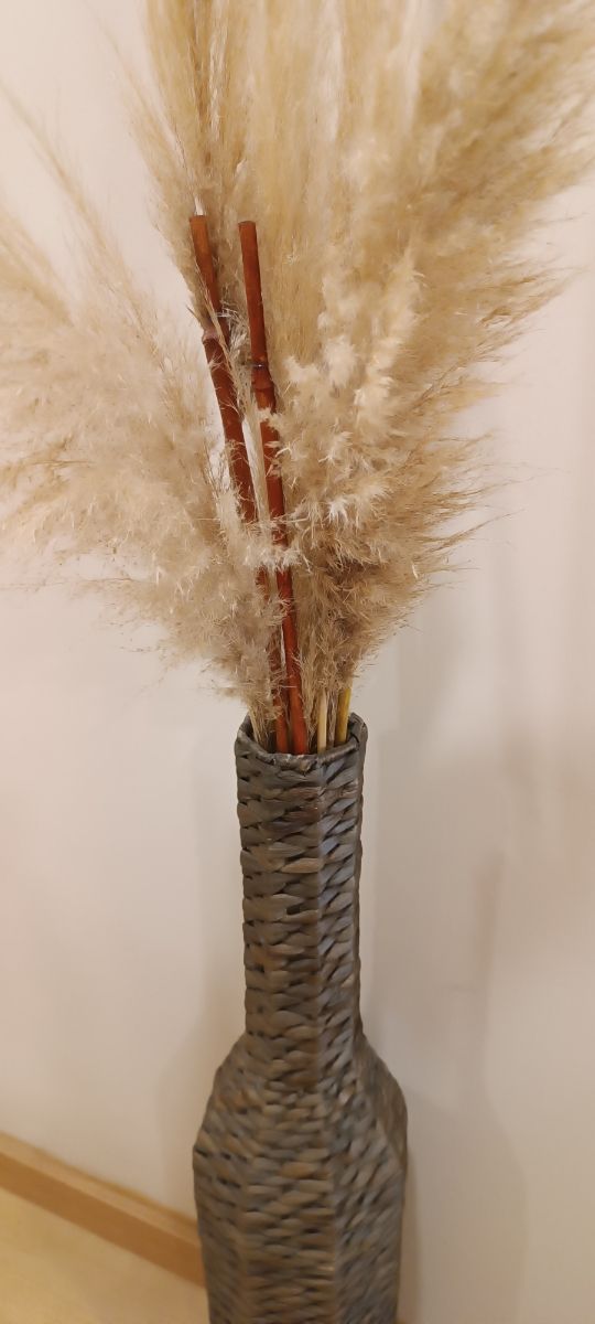 Jarrón mimbre marrón decorativo