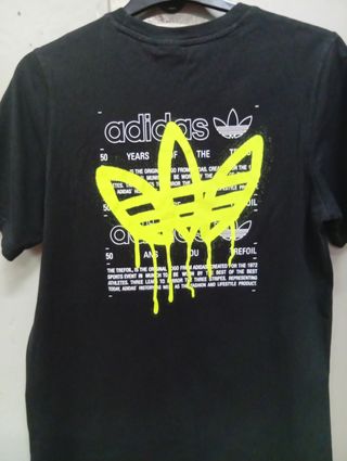 Camiseta Adidas Negra c/Amarillo
