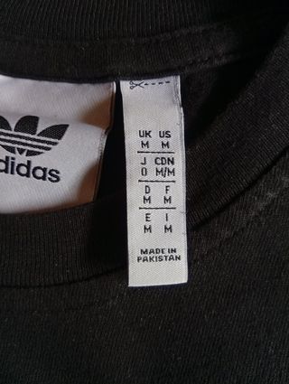 Camiseta Adidas Negra c/Amarillo