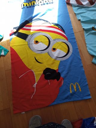 4 Toallas infantiles: Minions & Aladdin