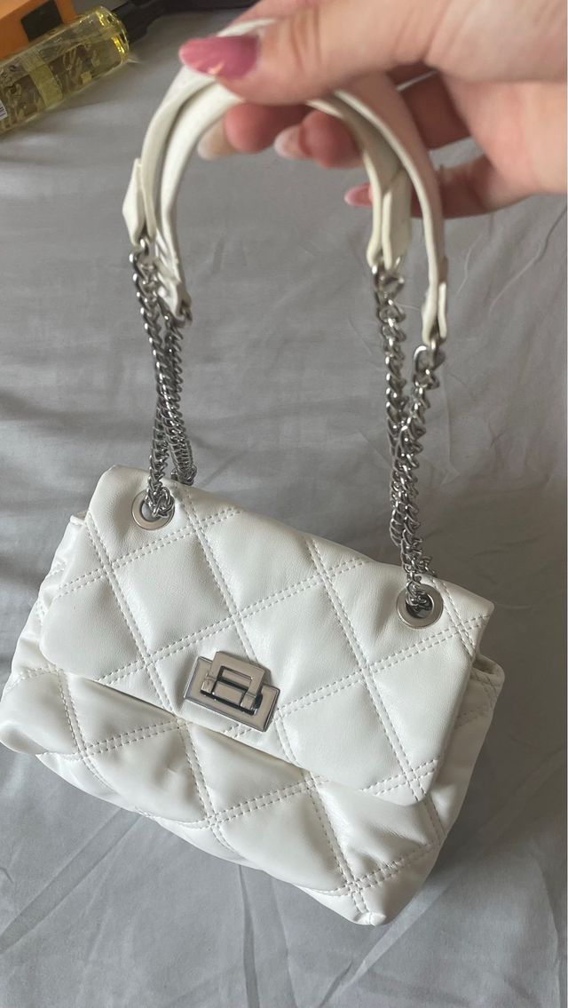 Bolso blanco acolchado