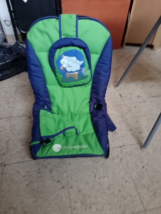Mecedora para bebé con varias posiciones.