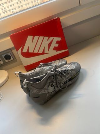 Botas Nike Phantom Grises
