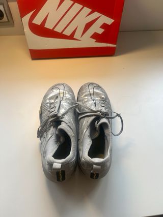 Botas Nike Phantom Grises