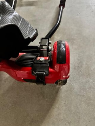 Hoverboard rojo con asiento 