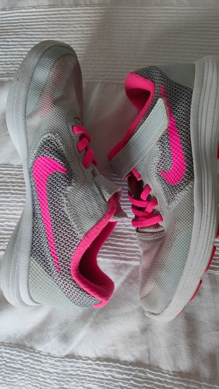Tenis Nike niña Gris Rosa