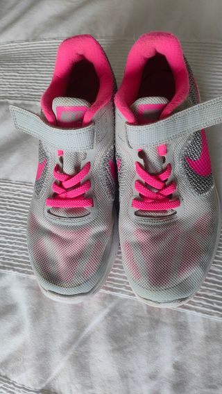 Tenis Nike niña Gris Rosa