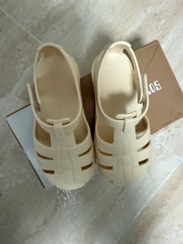 Sandalias Igor color marfil