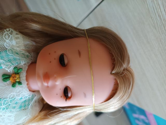 Muñeca Lesly Vichy.por correos