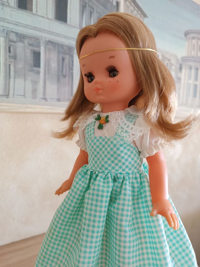 Muñeca Lesly Vichy.por correos