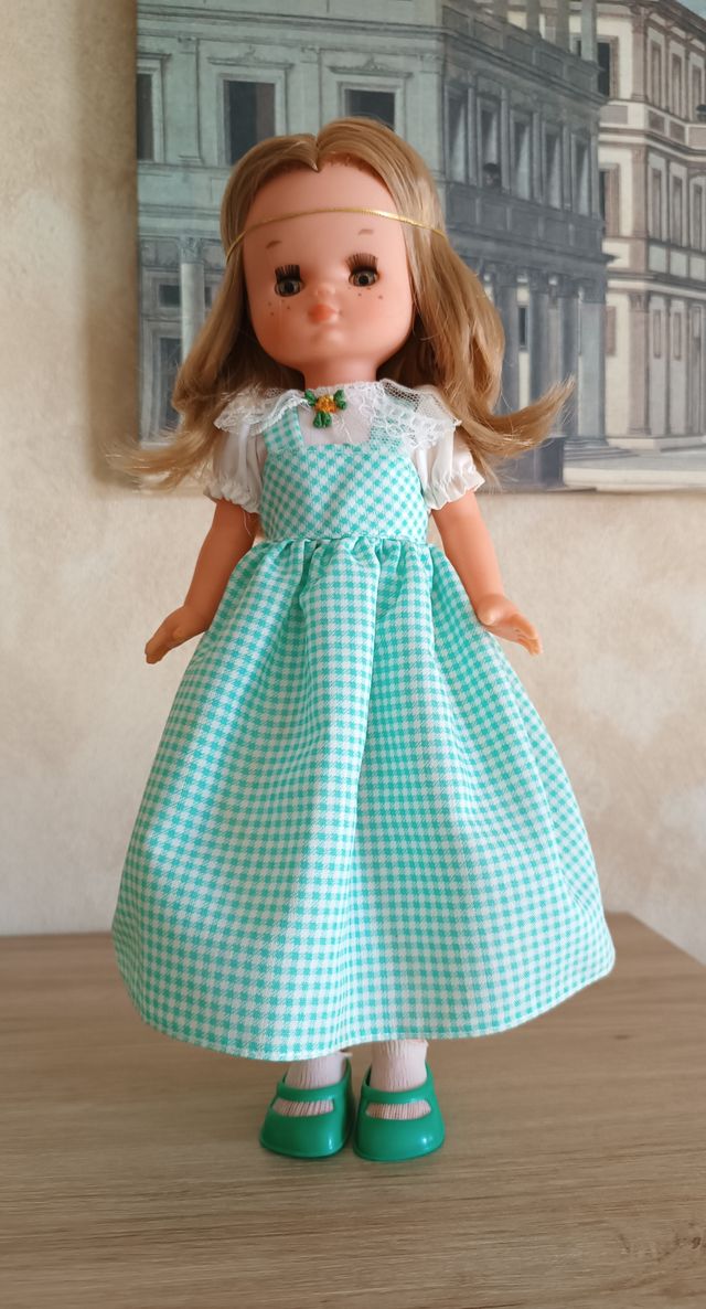 Muñeca Lesly Vichy.por correos