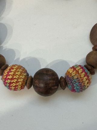 Collar artesanal madera crochet