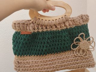 Bolso crochet beige y verde hecho a mano