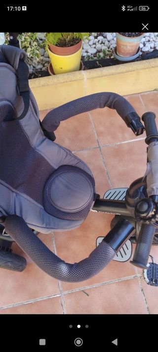 Triciclo Kinderkraft Aveo Gris