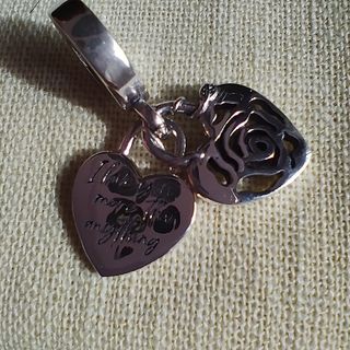 Charm plata corazón rosa