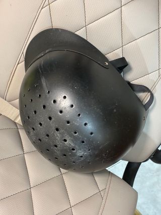 Chaleco equitacion y cascos