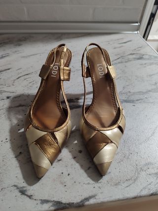 Zapatos Lodi dorados beige