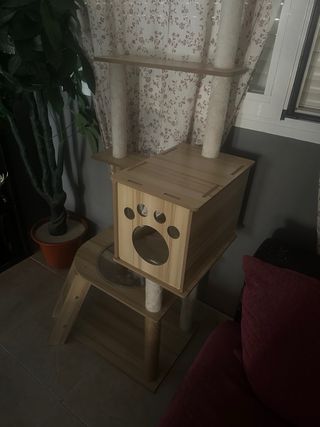 Rascador gato madera nuevo