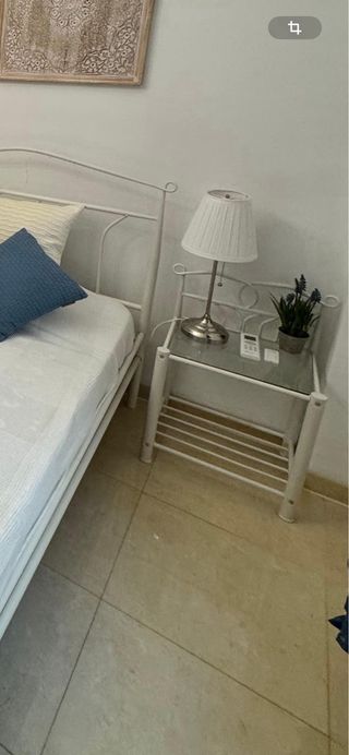 Cama blanca metal 180x200cm, somier y mesitas