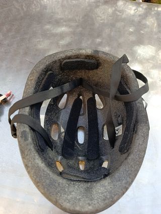 Casco bici niños con dibujos de ositos.
