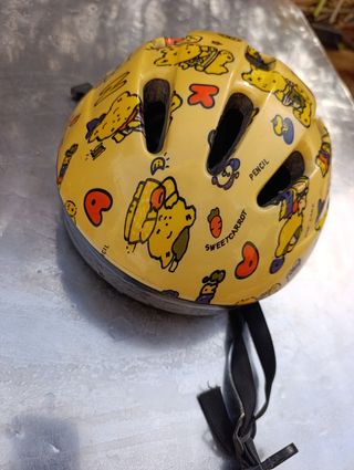 Casco bici niños con dibujos de ositos.
