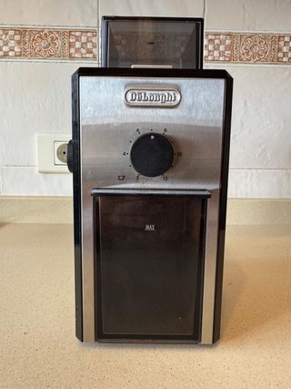 Molinillo café de muelas marca Delonghi