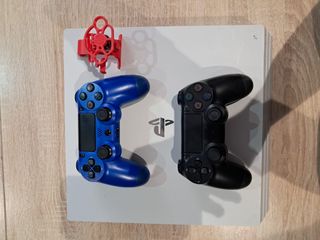 PS4 (PlayStation 4) Bianco + 2 controller