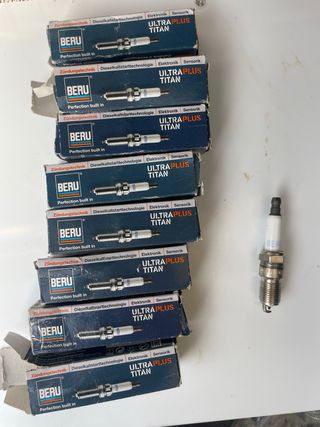 8 Bujías nuevas de Audi A8 4.2 quattro V8 de 1995.