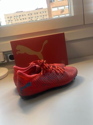 Zapatillas Puma Fútbol rojas