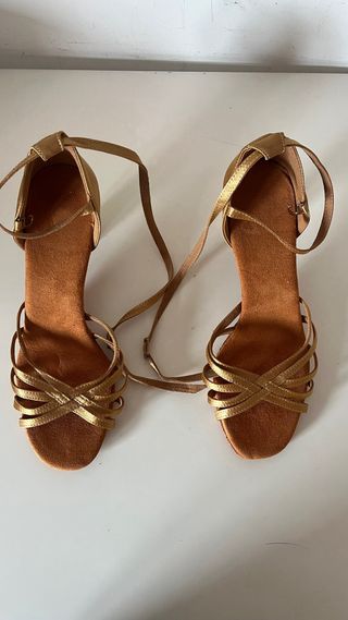 Zapatos baile salón dorados