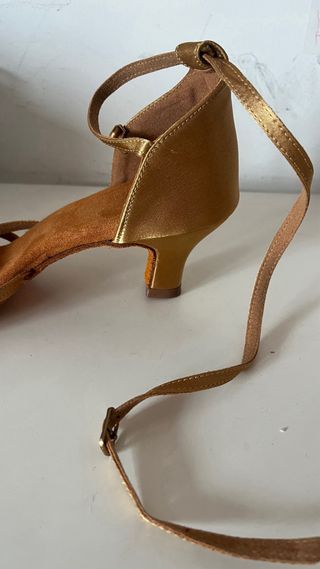 Zapatos baile salón dorados