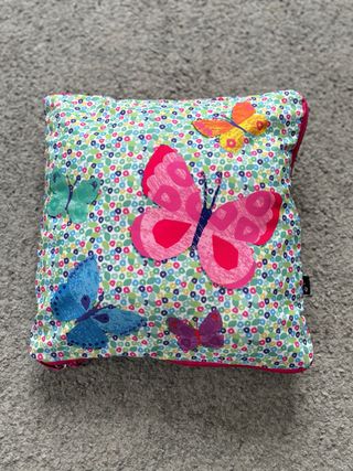 Cojín infantil mariposas