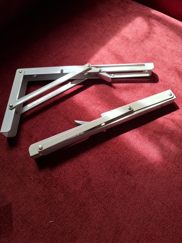 2 escuadras plegables color blanco