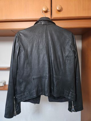 Cazadora cuero Pull&Bear negra - L