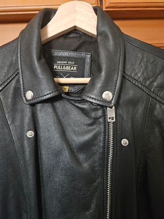 Cazadora cuero Pull&Bear negra - L
