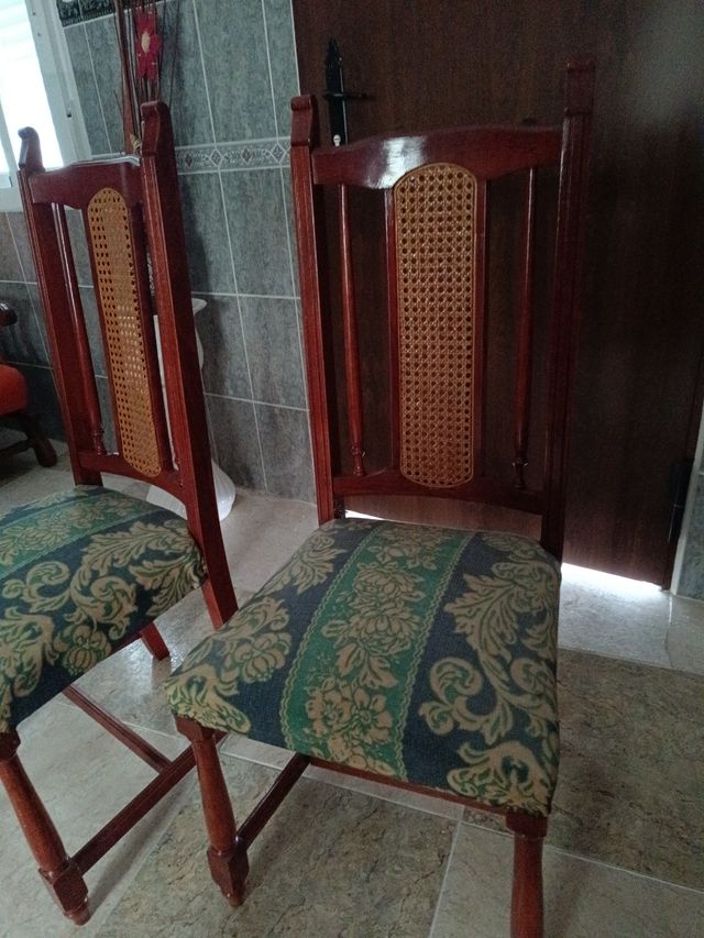 2 sillas madera - tapicería verde