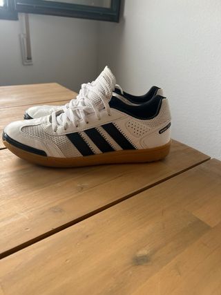Zapatillas Adidas Spezial blancas