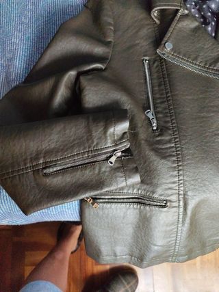 Cazadora cuero verde militar